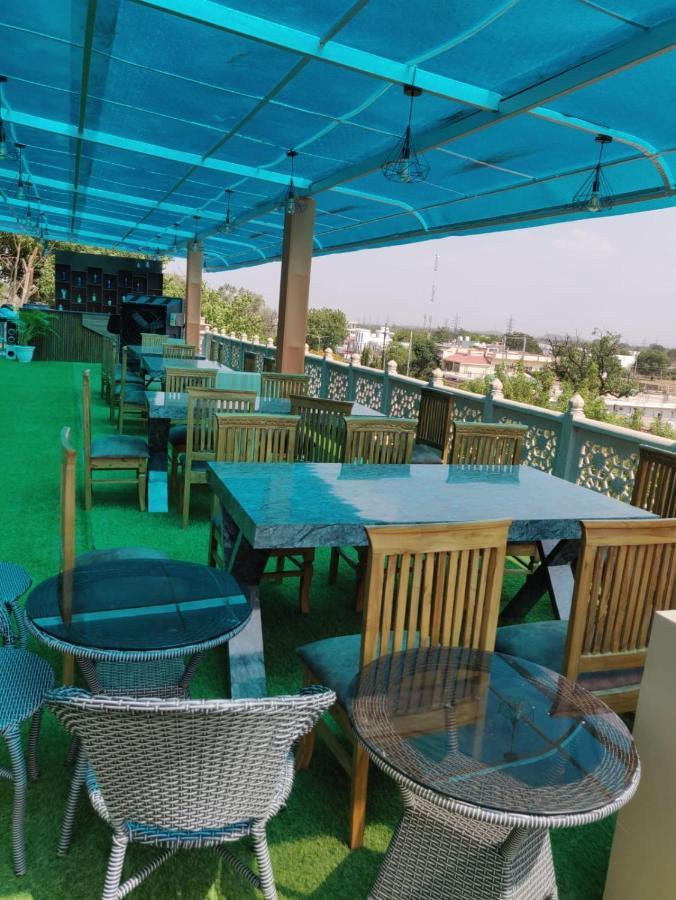 Hotel Virasat By Bookingcare Chhatarpur エクステリア 写真
