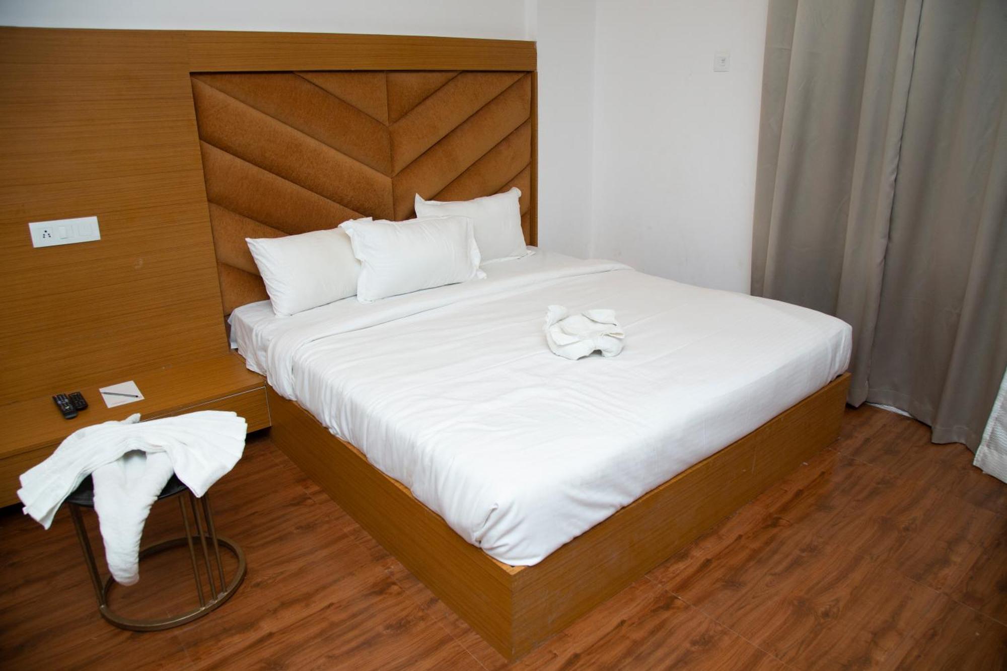 Hotel Virasat By Bookingcare Chhatarpur エクステリア 写真