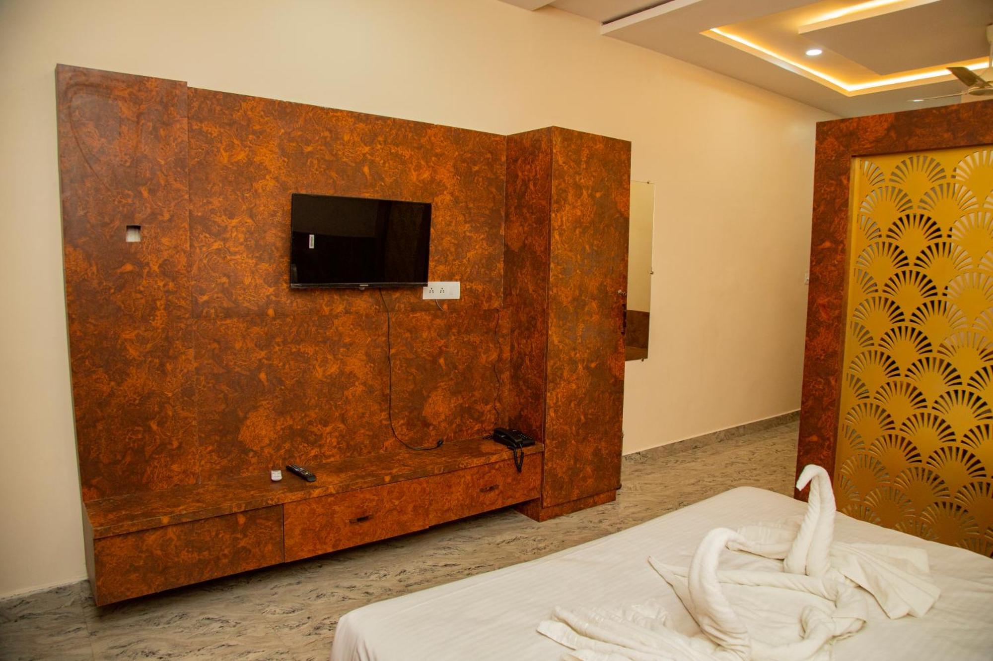 Hotel Virasat By Bookingcare Chhatarpur エクステリア 写真
