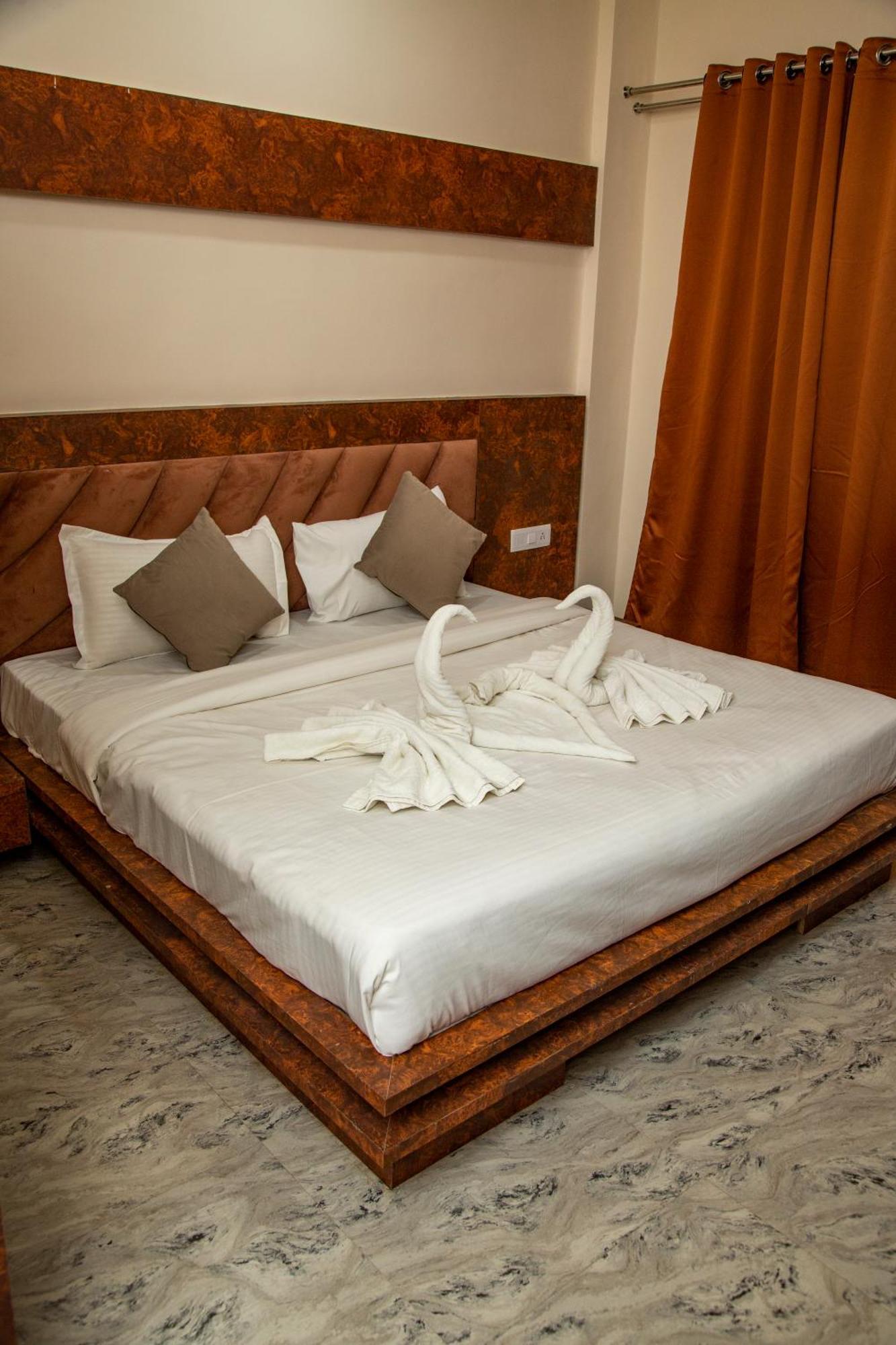Hotel Virasat By Bookingcare Chhatarpur エクステリア 写真