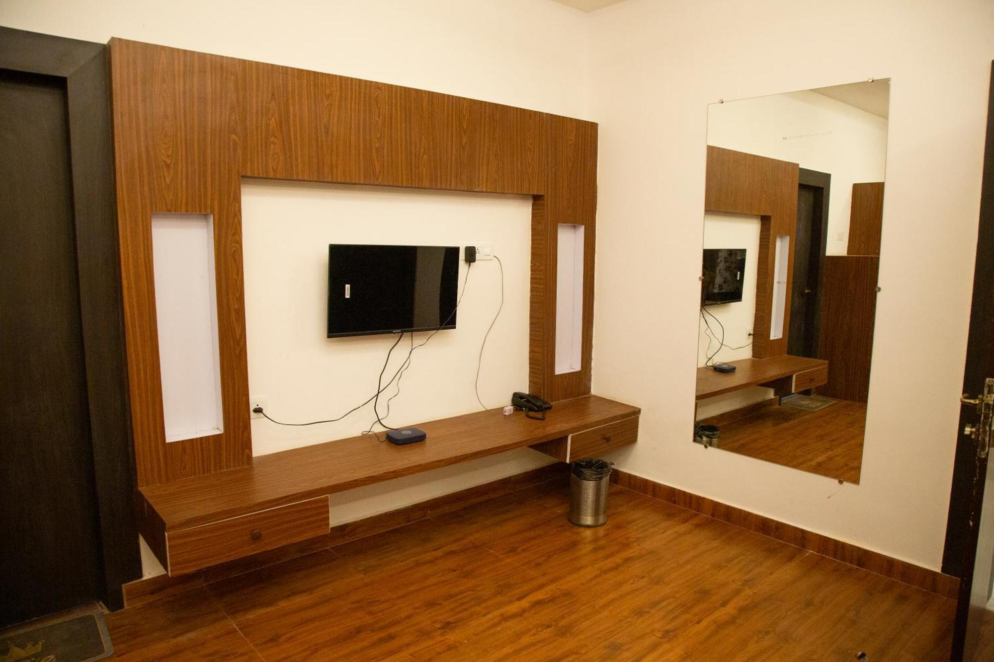 Hotel Virasat By Bookingcare Chhatarpur エクステリア 写真